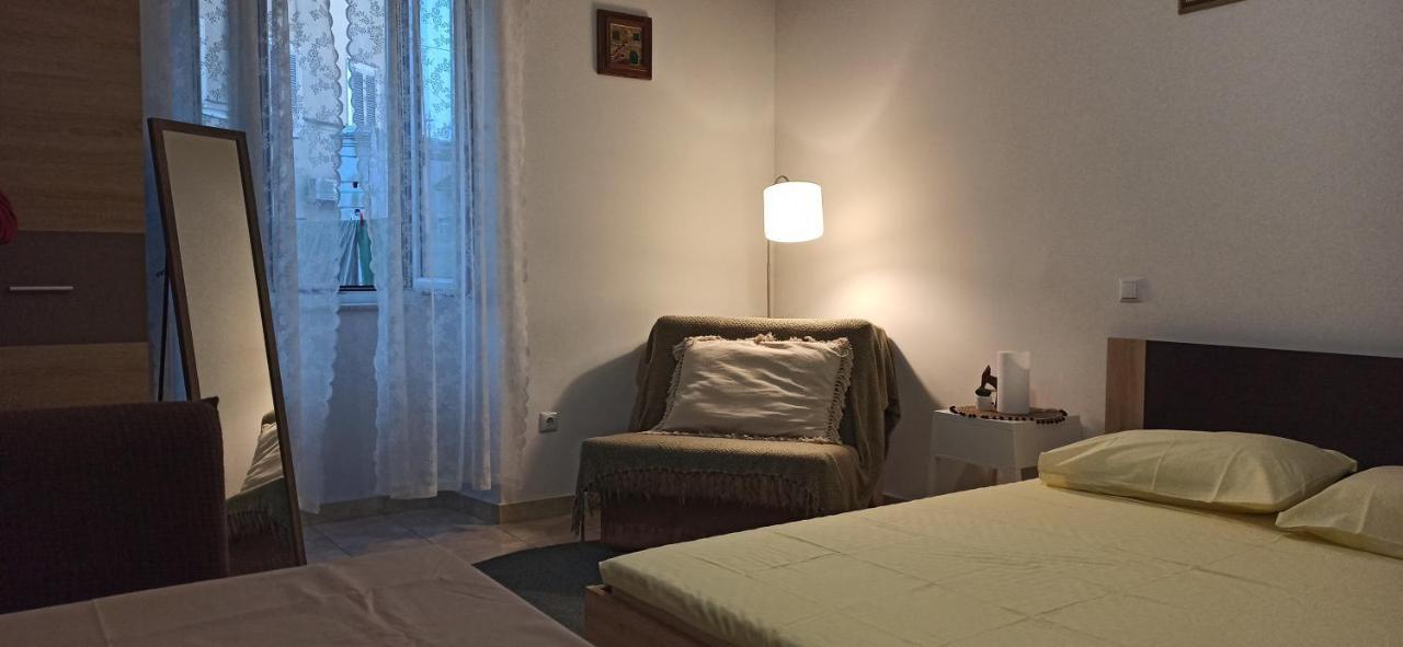 Studio Apartment Nika Free Parking Split Exterior foto